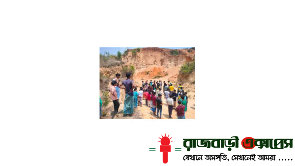 চট্টগ্রামের আনোয়ারায় পাহাড়ধসে দুই শিশুর মৃত্যু, স্থানীয়দের ক্ষোভ