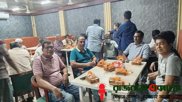 রাজবাড়ী শহরে নতুন করে যুক্ত হলো একটি মানসম্মত বাংলা খাবারের রেস্টুরেন্ট — ‘রাজ কুইন’। শহরের প্রাণকেন্দ্র কোমল ম্যানশনে অবস্থিত এই রেস্টুরেন্টের আনুষ্ঠানিক