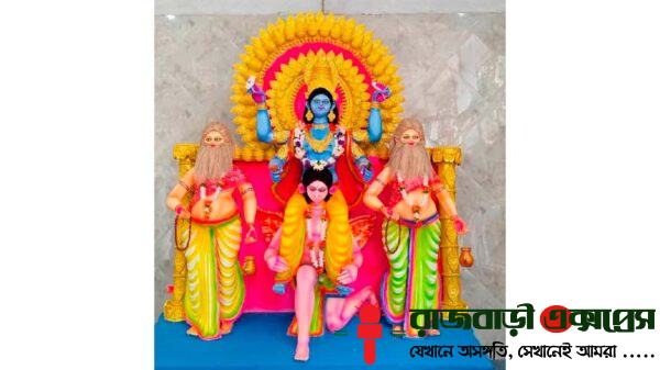 রাজবাড়ী শহরের প্রাচীন ও ঐতিহ্যবাহী হরিতলা মন্দিরে সনাতন ধর্মাবলম্বীদের হরিপূজা সোমবার (১২ মে) দিনব্যাপী নানা আয়োজনের মধ্য দিয়ে অত্যন্ত ধর্মীয় ভাবগাম্ভীর্য ও আনন্দঘন
