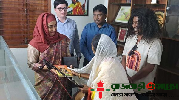 লোকসংগীতের কিংবদন্তি শিল্পী কাঙ্গালিনী সুফিয়ার নামে প্রতিষ্ঠিত "কাঙ্গালিনী সুফিয়া একাডেমি ও জাদুঘর"-এর আনুষ্ঠানিক উদ্বোধন অনুষ্ঠিত হয়েছে। রাজবাড়ী সদর উপজেলার কল্যাণপুর