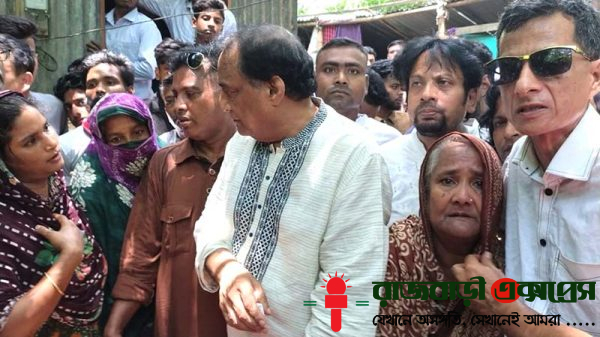 রাজবাড়ী সদর উপজেলার বসন্তপুরে চুরির অভিযোগে পিটিয়ে নিহত ভ্যানচালক শাহিন শেখ ওরফে রুপল শেখের পরিবারের পাশে দাঁড়িয়েছেন বিএনপির জাতীয় নির্বাহী কমিটির সদস্য